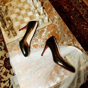 Christian Louboutin Pigalle Follies 85
Leather Pumps